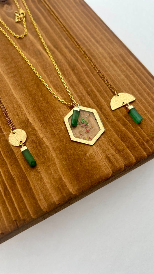 Tiny Flower/Aventurine Epoxy Brass Necklace